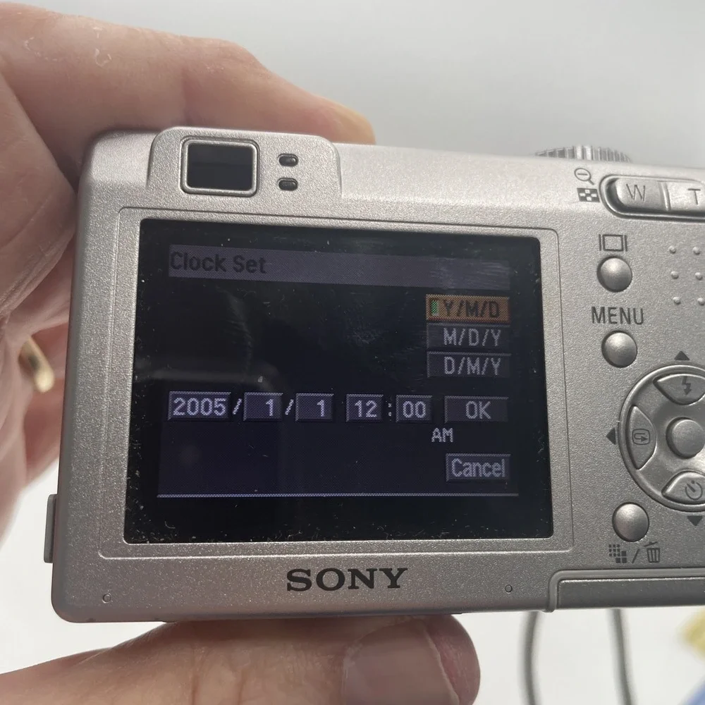 Sony Cyber-shot DSC-W5 5.1MP Digital Camera 3x Zoom+Battery+SD Card+Case